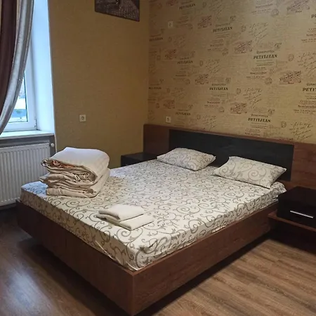 для 15 осіб,15 хв пішки від жд вокзалу דירה