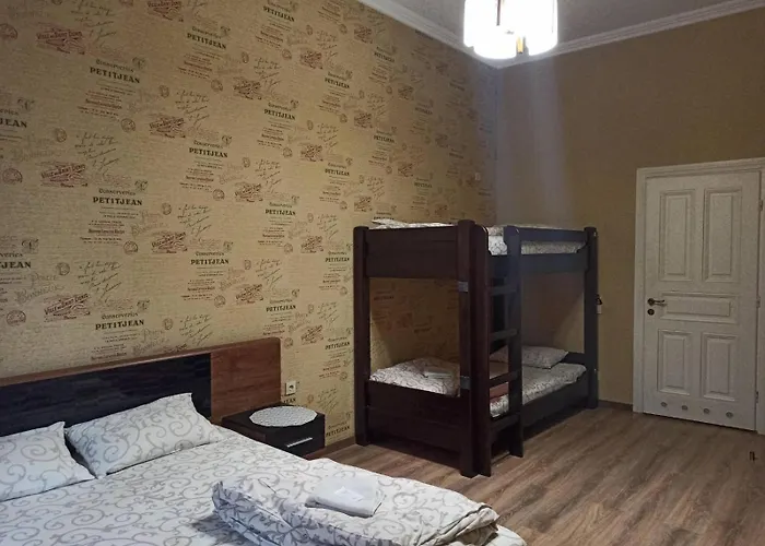 Apartamento для 15 осіб,15 хв пішки від жд вокзалу *