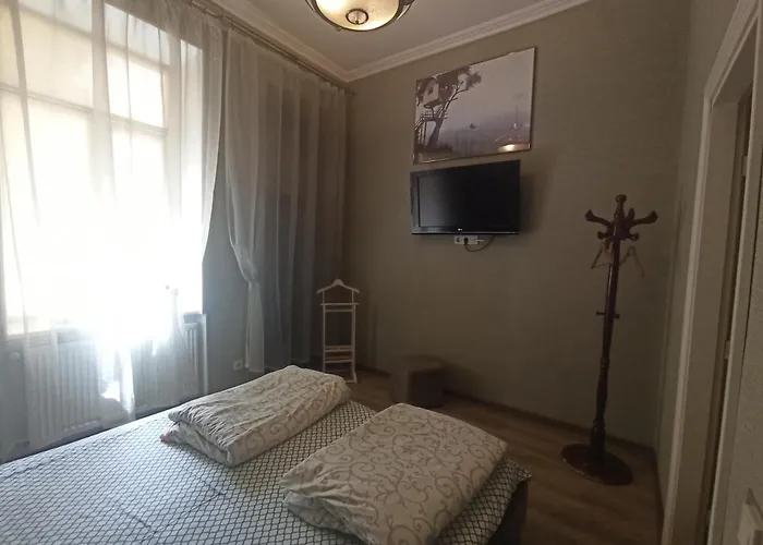 Apartamento для 15 осіб,15 хв пішки від жд вокзалу *