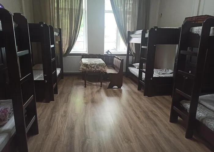 для 15 осіб,15 хв пішки від жд вокзалу *